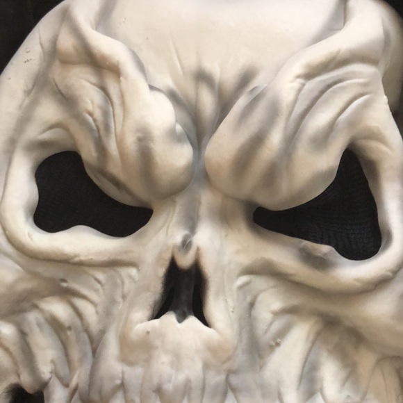 Grim Reaper hooded skeleton mask and skeleton hands costume - Picture 5 of 16